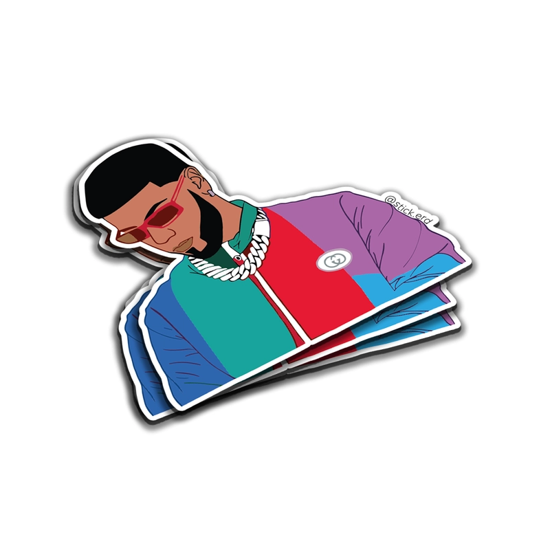 Anuel AA con Estilo Urbano